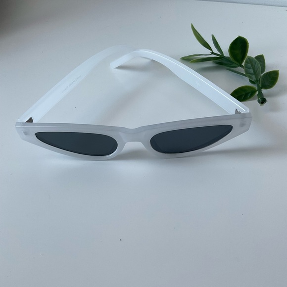 Cat Eye Sunglasses - Picture 2 of 6